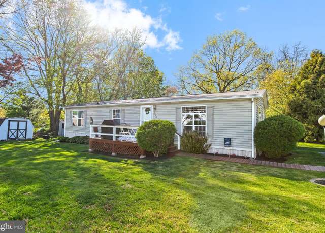 Property at 798 Stonewood Dr, Gap, PA 17527, 3 beds, 2 baths