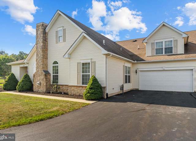 Property at 1063 Bordeaux Ln, Pennsburg, PA 18073, 3 beds, 2.5 baths
