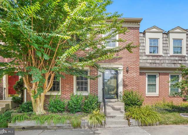 Property at 2263 Idylwood Station Ln, Falls Church, VA 22043, 2 beds, 3.5 baths