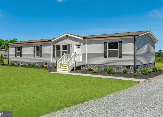 Property at 7225 Shannon Hill Rd, Louisa, VA 23093, 3 beds, 2 baths