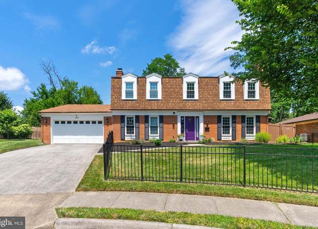 Property at 422 Mosby Dr SW, Leesburg, VA 20175, 4 beds, 3.5 baths