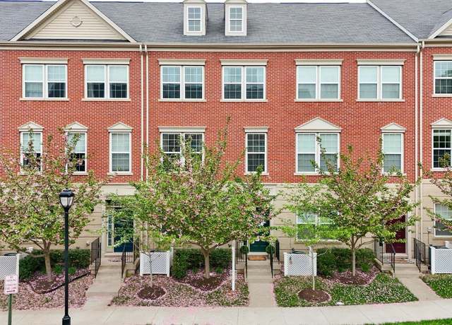 Property at 7806 Crescent Park Dr, Gainesville, VA 20155, 3 beds, 3.5 baths