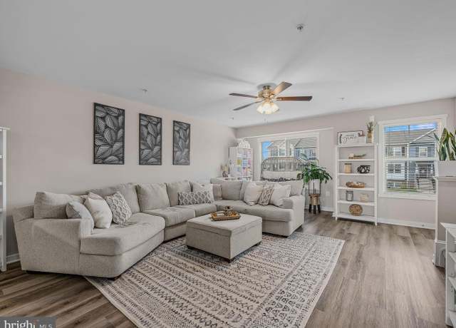 Property at 157 Carnes Way, Martinsburg, WV 25403, 4 beds, 3.5 baths