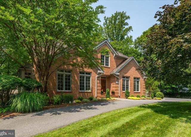 Property at 9600 Eagle Ridge Dr, Bethesda, MD 20817, 6 beds, 4.5 baths