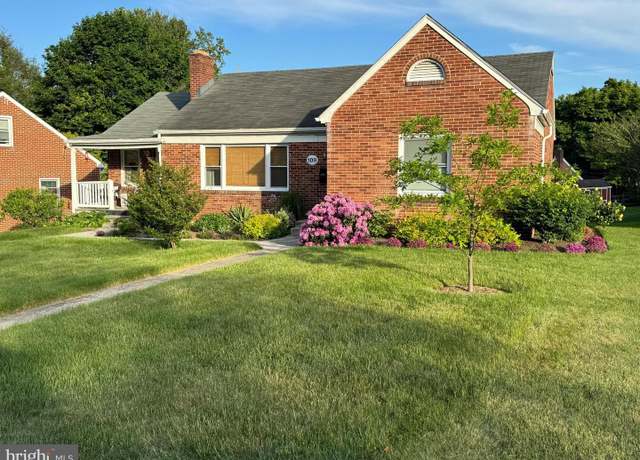 Property at 109 Calvert Ter, Hagerstown, MD 21742, 3 beds, 2 baths
