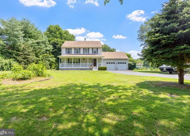 Property at 8 Field Ct, Wrightstown, NJ 08562, 3 beds, 2.5 baths