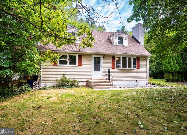 Property at 288 Dutch Neck Rd, East Windsor, NJ 08520, 4 beds, 2 baths