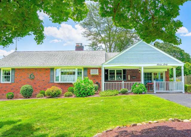 Property at 760 Sweetbriar Dr, Warminster, PA 18974, 3 beds, 1.5 baths