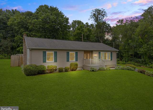 Property at 206 Smith St, Philipsburg, PA 16866, 3 beds, 2 baths