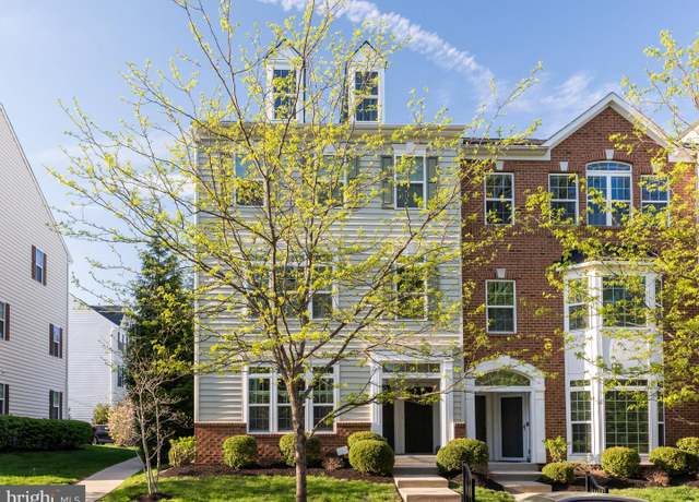 Property at 14 Eagle Ln, Glen Mills, PA 19342, 2 beds, 2.5 baths
