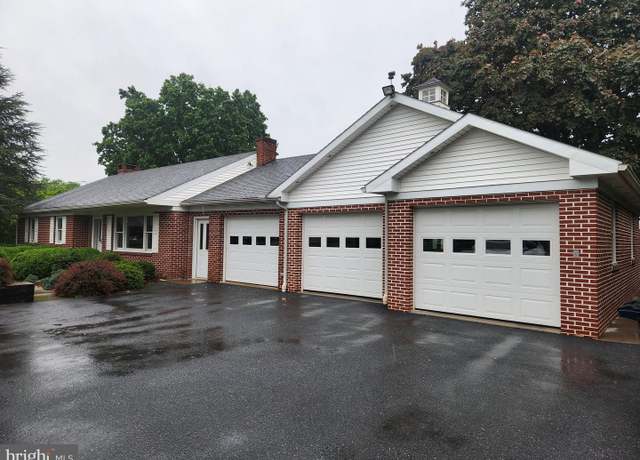 Property at 101 Eastbrook Rd, Ronks, PA 17572, 3 beds, 1.5 baths