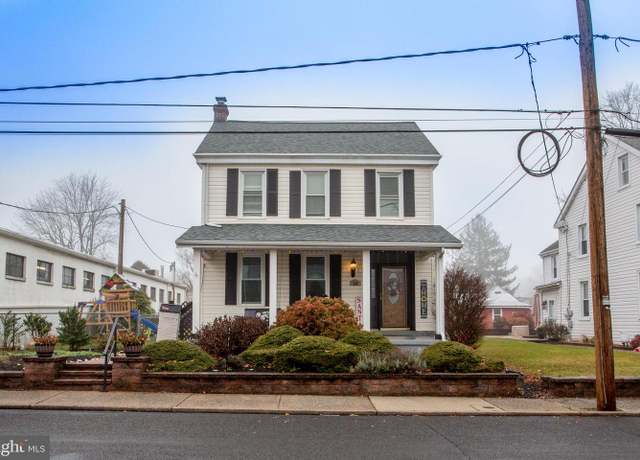 Property at 110 E Broad St, Telford, PA 18969, 3 beds, 1.5 baths