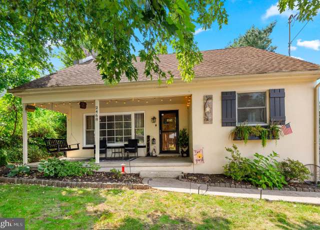 Property at 2468 N Sherman St, York, PA 17406, 4 beds, 1 bath