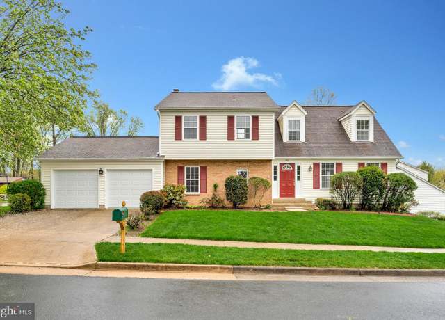 Property at 9921 Courthouse Woods Ct, Vienna, VA 22181, 4 beds, 3 baths