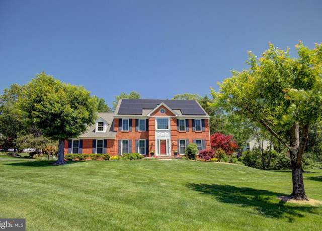 Property at 15062 Brown Post Ln, Centreville, VA 20121, 4 beds, 2.5 baths