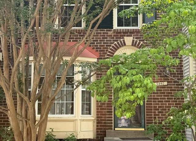 Property at 5440 New London Park Dr, Fairfax, VA 22032, 3 beds, 3.5 baths