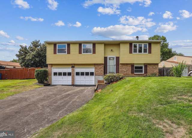 Property at 7006 Bedrock Rd, Alexandria, VA 22306, 3 beds, 2.5 baths