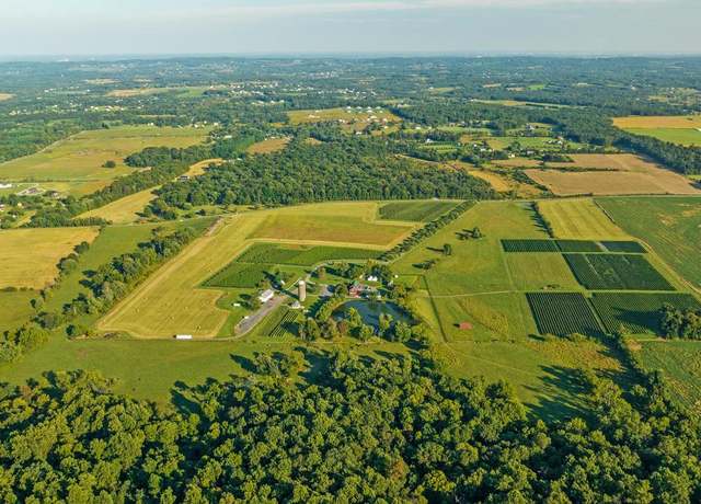 Property at 14727 Mountain Rd, Hillsboro, VA 20132, 7 beds, 5.5 baths