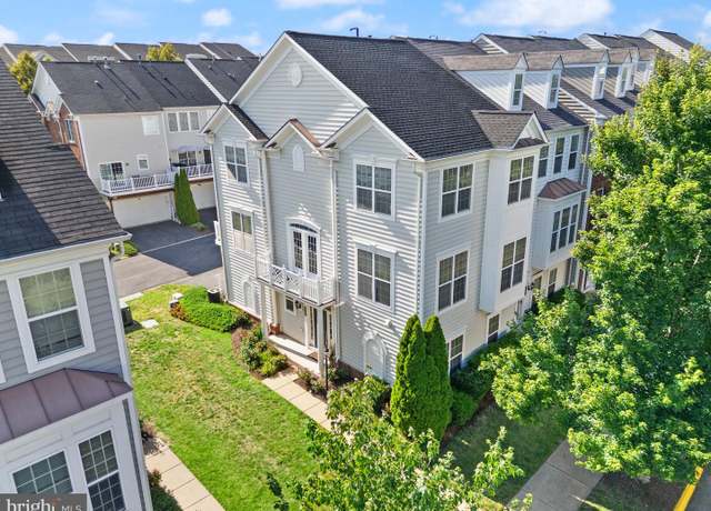Property at 14658 Crossfield Way, Woodbridge, VA 22191, 3 beds, 3 baths