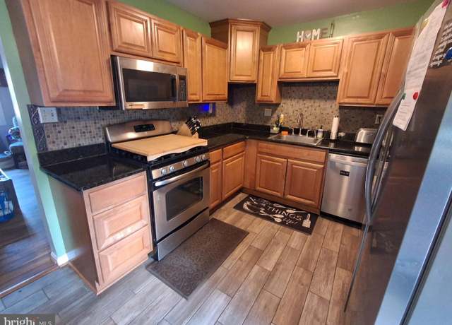 Property at 3213 Bradford St, Woodbridge, VA 22193, 3 beds, 1 bath