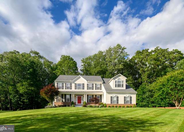Property at 9609 Low Meadow Dr, Gaithersburg, MD 20882, 5 beds, 3.5 baths