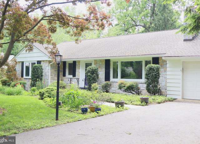 Property at 13209 Briarcliff Dr, Hagerstown, MD 21742, 3 beds, 2.5 baths