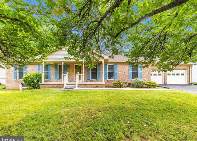 Property at 412 Fair Meadows Blvd, Hagerstown, MD 21740, 3 beds, 2 baths