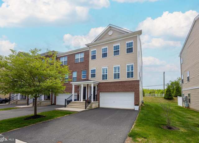 Property at 20 Kramer Ct, Florence, NJ 08518, 3 beds, 3 baths