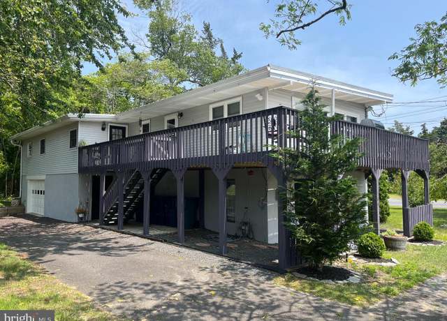 Property at 104 Price Dr, Little Egg Harbor Twp, NJ 08087, 3 beds, 3 baths