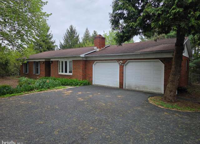 Property at 3181 Spring Rd, Carlisle, PA 17013, 3 beds, 2 baths
