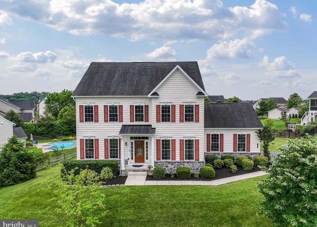 Property at 131 Pierce Ln, Kennett Square, PA 19348, 4 beds, 3.5 baths