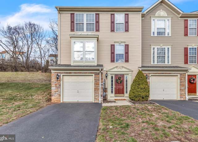 Property at 65 Brookview Ln, Pottstown, PA 19464, 3 beds, 2.5 baths