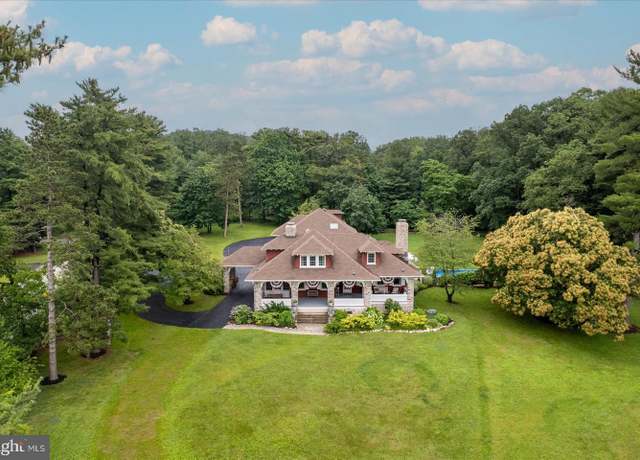Property at 2165 Broadway, Hanover, PA 17331, 6 beds, 3.5 baths