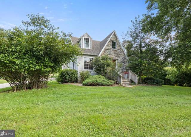 Property at 3834 Druck Valley Rd, York, PA 17406, 2 beds, 1 bath