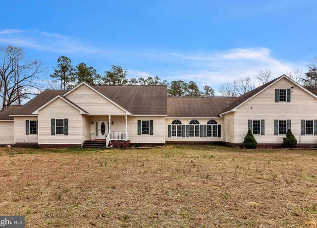 Property at 1000 Arlington, Dunnsville, VA 22454, 7 beds, 4.5 baths