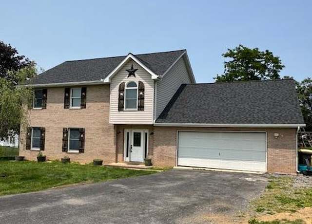 Property at 121 Defense Ct, Hedgesville, WV 25427, 3 beds, 2.5 baths