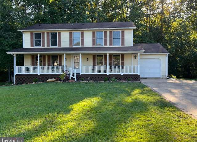 Property at 15 Christina Woods Ct, Newark, DE 19702, 4 beds, 2.5 baths