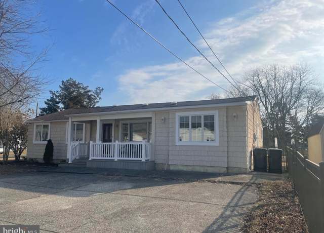 Property at 108 Vassar Sq, Absecon, NJ 08201, 3 beds, 2.5 baths