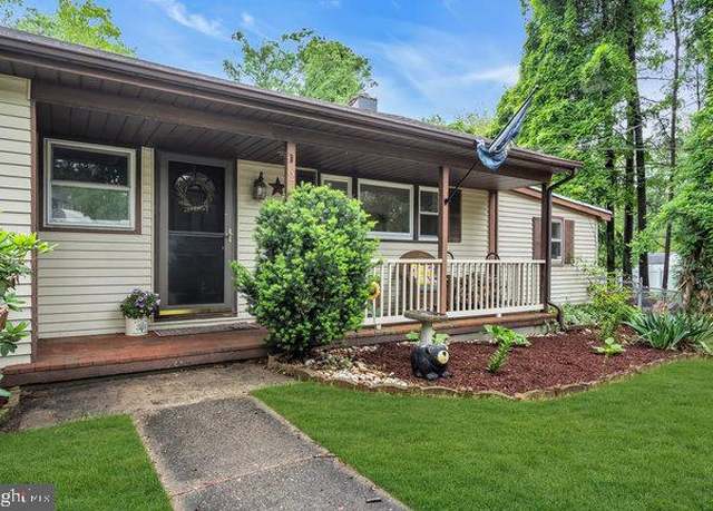 Property at 24 Delaware Trl, Browns Mills, NJ 08015, 3 beds, 1.5 baths