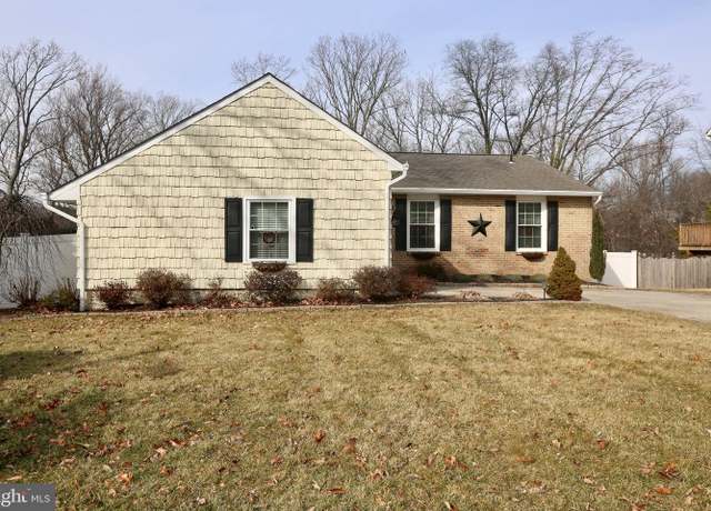 Property at 33 Pembrook Dr, Turnersville, NJ 08012, 3 beds, 3 baths