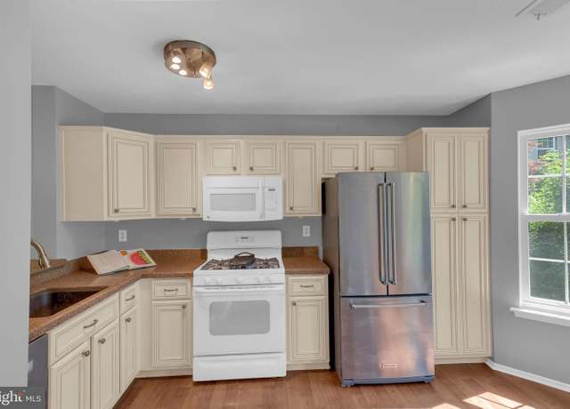 Property at 1111 Hickory Ct, Monmouth Junction, NJ 08852, 2 beds, 1.5 baths