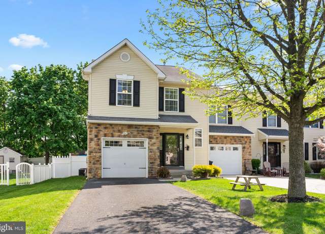 Property at 12 Coolidge Ave, Sellersville, PA 18960, 3 beds, 2.5 baths