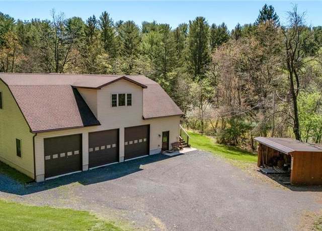 Property at 2875 W Stagecoach Rd, Palmerton, PA 18071, 1 bed, 2 baths