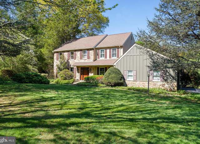 Property at 323 Maple Dr, Kennett Square, PA 19348, 4 beds, 2.5 baths