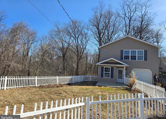 Property at 5024 Ohio Ave, Harrisburg, PA 17109, 3 beds, 2.5 baths