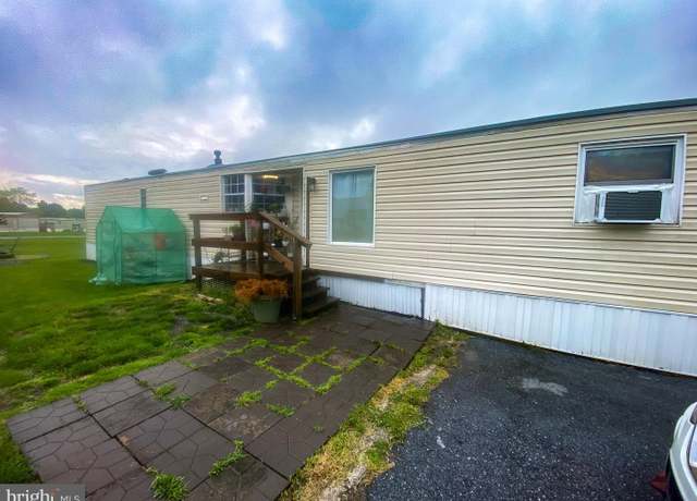 Property at 15 Letti Dr, Elizabethtown, PA 17022, 2 beds, 1.5 baths