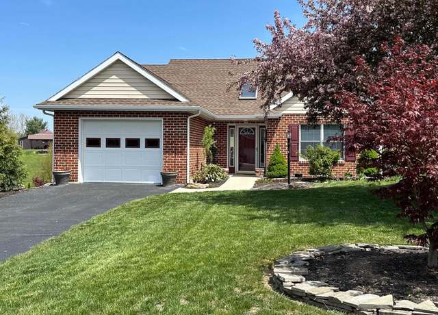Property at 113 Nottingham Dr, Chambersburg, PA 17201, 3 beds, 3 baths