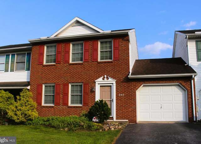 Property at 207 Forest Cir, Palmyra, PA 17078, 2 beds, 1.5 baths