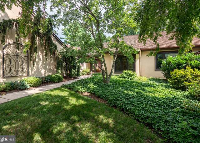 Property at 15 Pastern Ln, Blue Bell, PA 19422, 2 beds, 2.5 baths