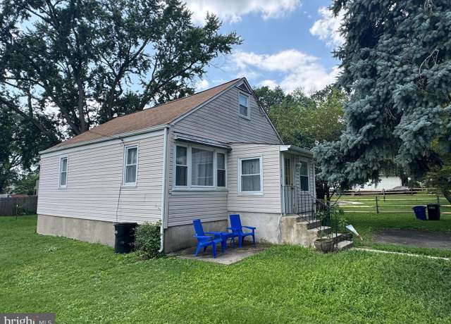 Property at 612 Brook St, Willow Grove, PA 19090, 3 beds, 1 bath